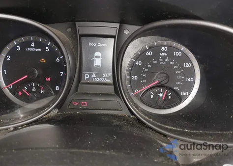 2014 Hyundai Santa Fe Sport 2.4L z USA, uszkodzony, nr VIN 5XYZUDLB2EG155876